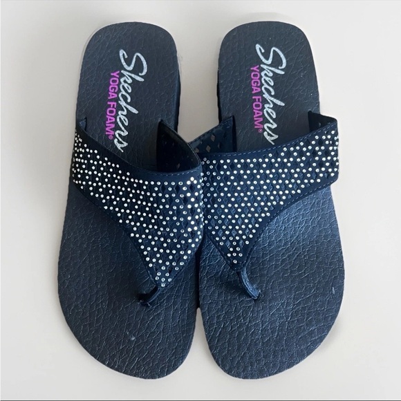 Skechers Shoes - Skechers Women’s Yoga Foam Sparkle Thong Sandals Size 8 Comfort Flip Flops